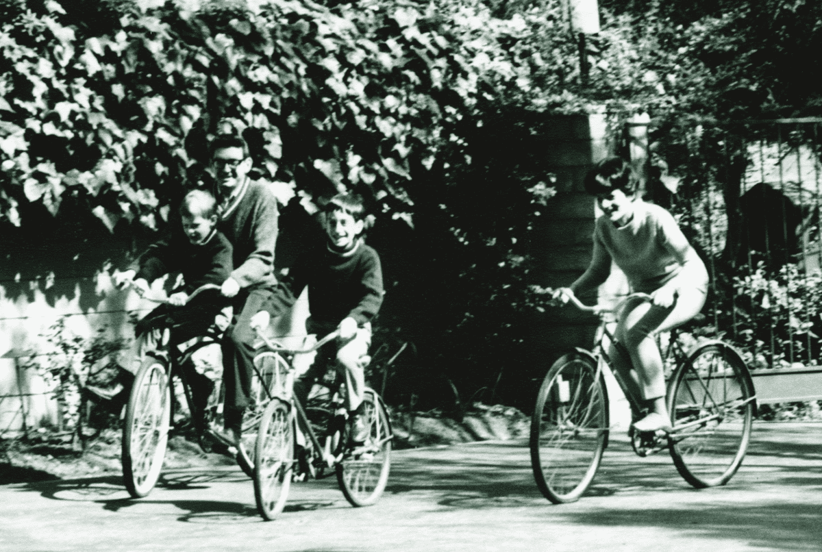 1967 EB, ELB, Gary and Jeffrey Broad riding bikes