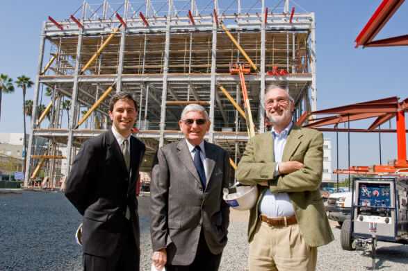 Michael Govan, Eli Broad and Renzo Piano at the construction site of the Broad Contemporary Art Museum at the Los Angeles County Museum of Art, March 16 2007, photo © Museum Associates/LACMA